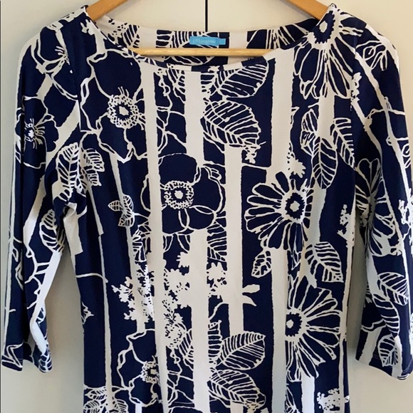 Professional and Flattering J. McLaughlin Dress - Picture 3 of 12